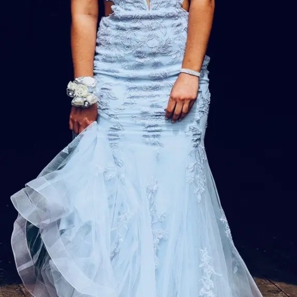 Prom - Picture 2 of 6